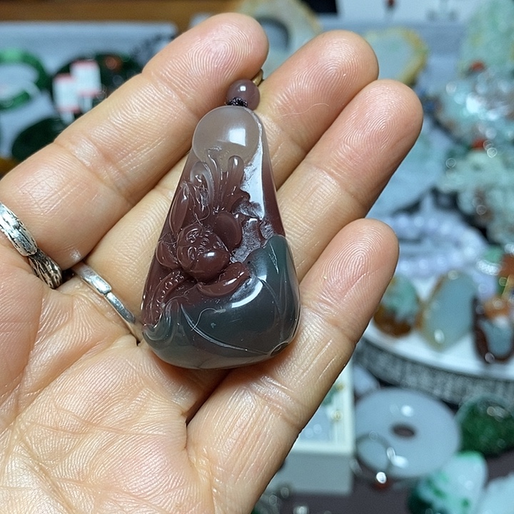 翡翠未镶嵌吊坠(赠链)