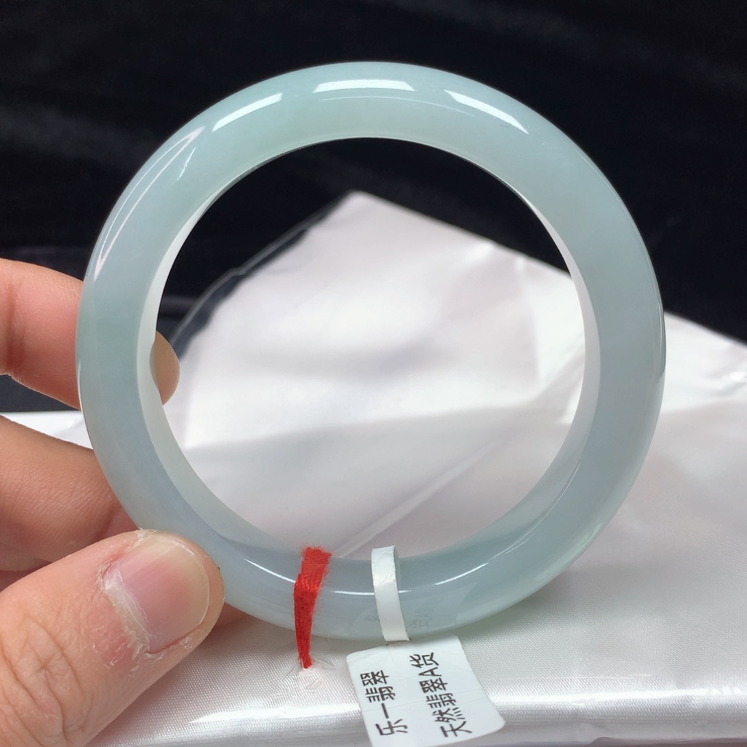 翡翠手镯（圆镯）未镶嵌56.3