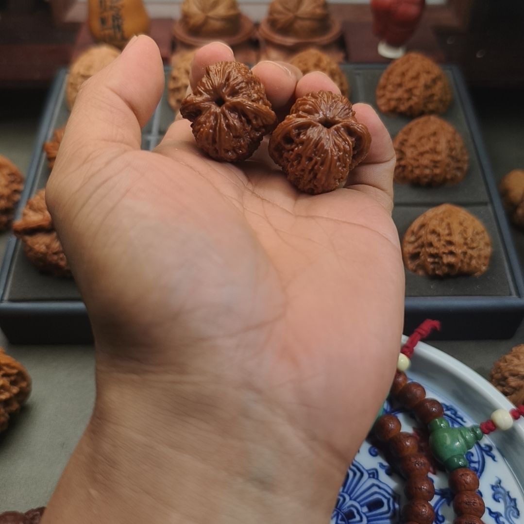 刘***美文玩核桃吊坠手捻