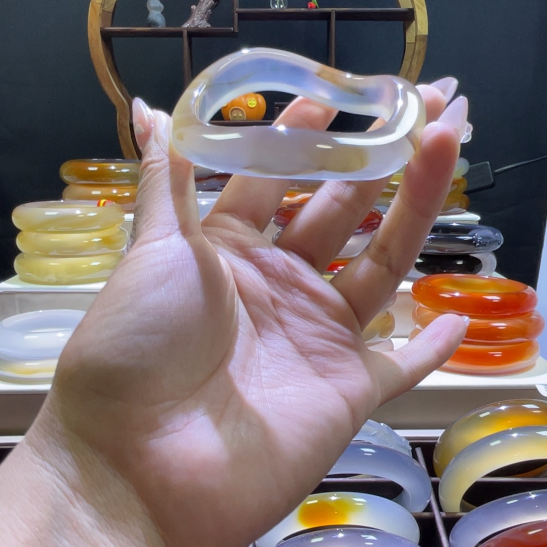 玛瑙/玉髓手镯未镶嵌