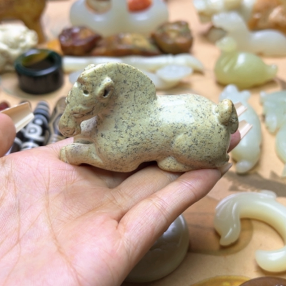 【闪购商品】蛇纹石玉颈饰未镶嵌