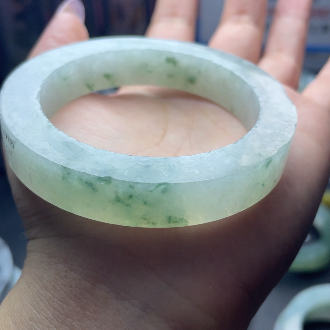 梳***棋定制翡翠未镶嵌缅A翡翠多样性发一