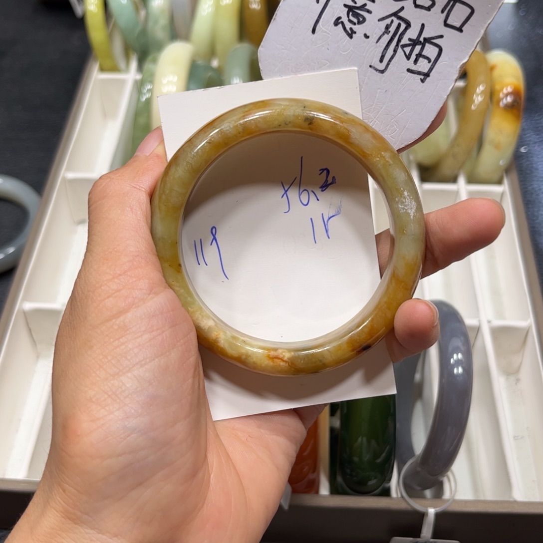 未镶嵌蛇纹石玉手镯