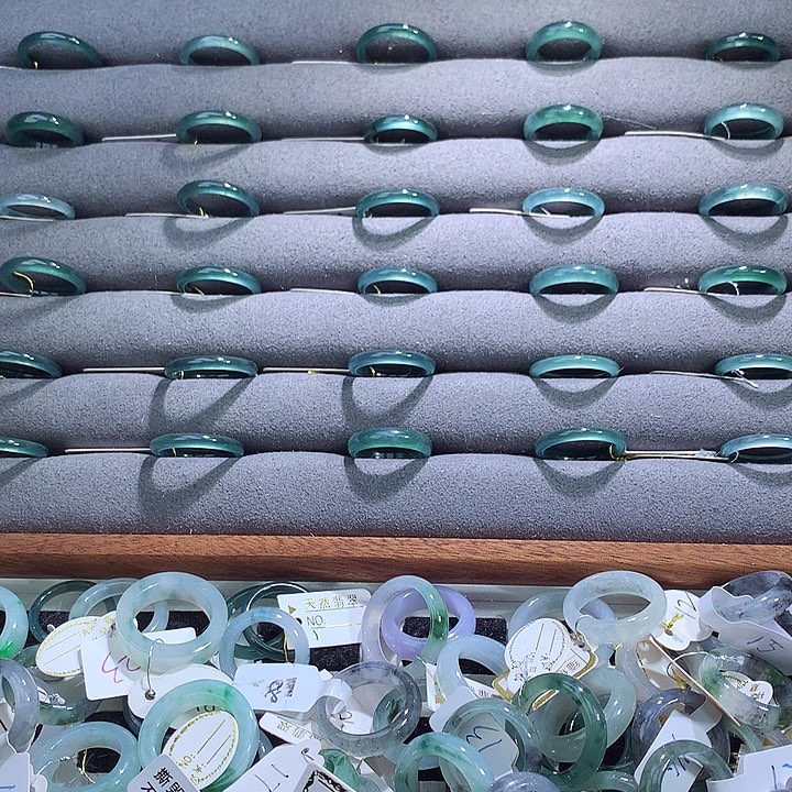 翡翠戒指未镶嵌翡翠