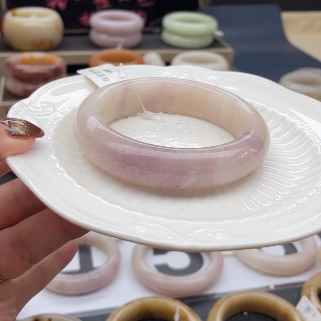 石英质玉未镶嵌手镯