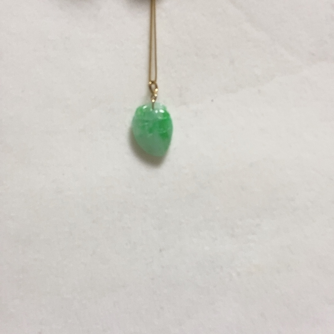 翡翠颈饰18K金镶嵌简单