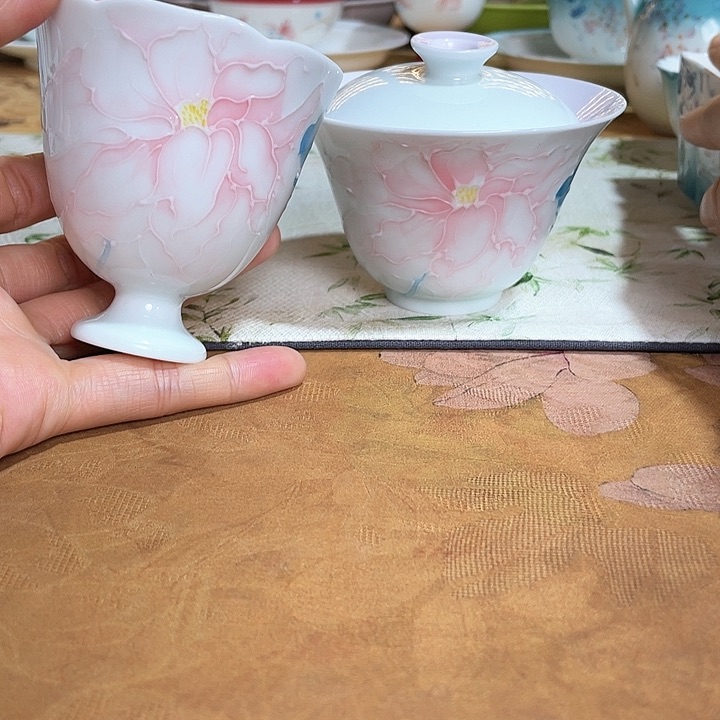 【闪购商品】国色惊城盖碗➕杯哈哈哈哈