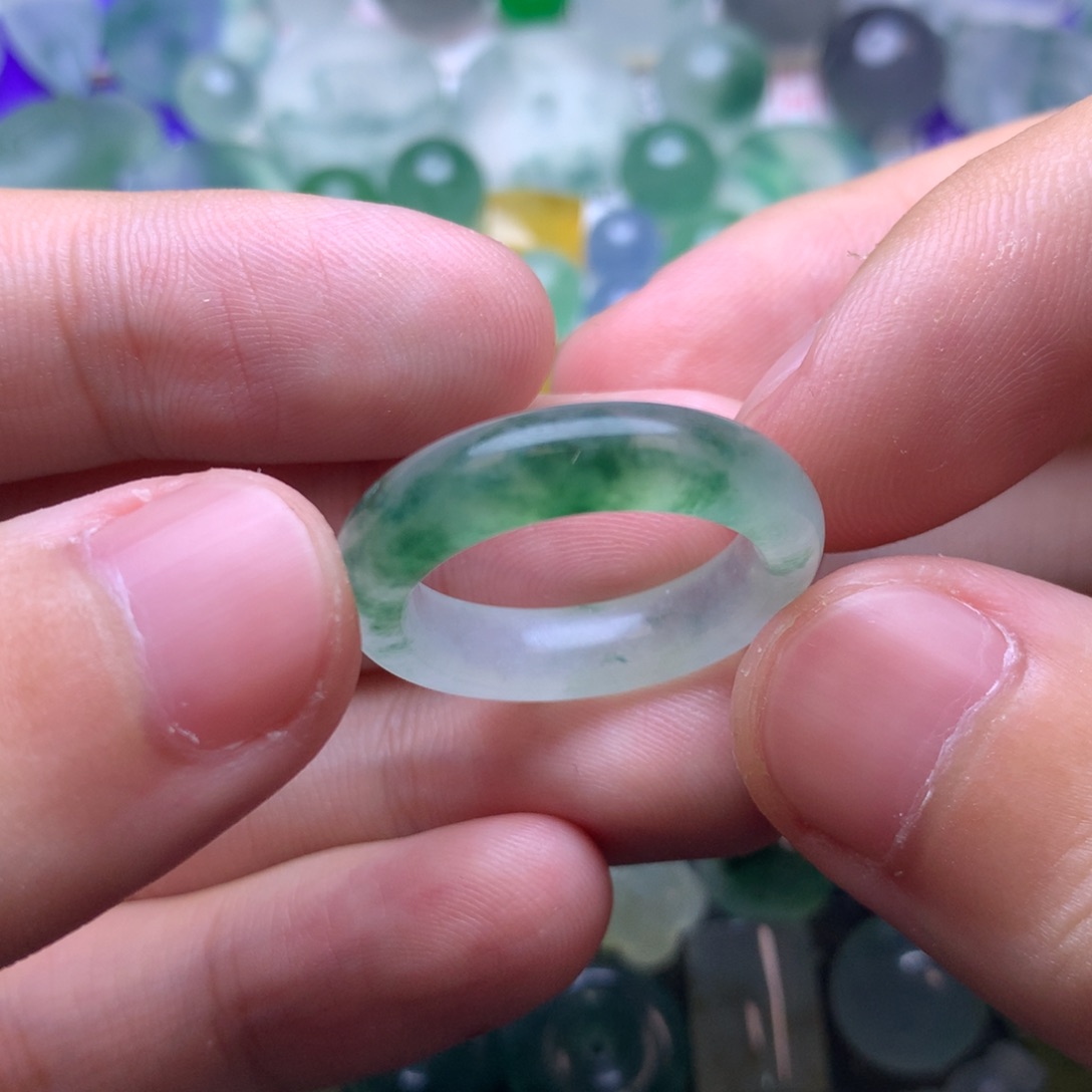 定制翡翠未镶嵌挂件