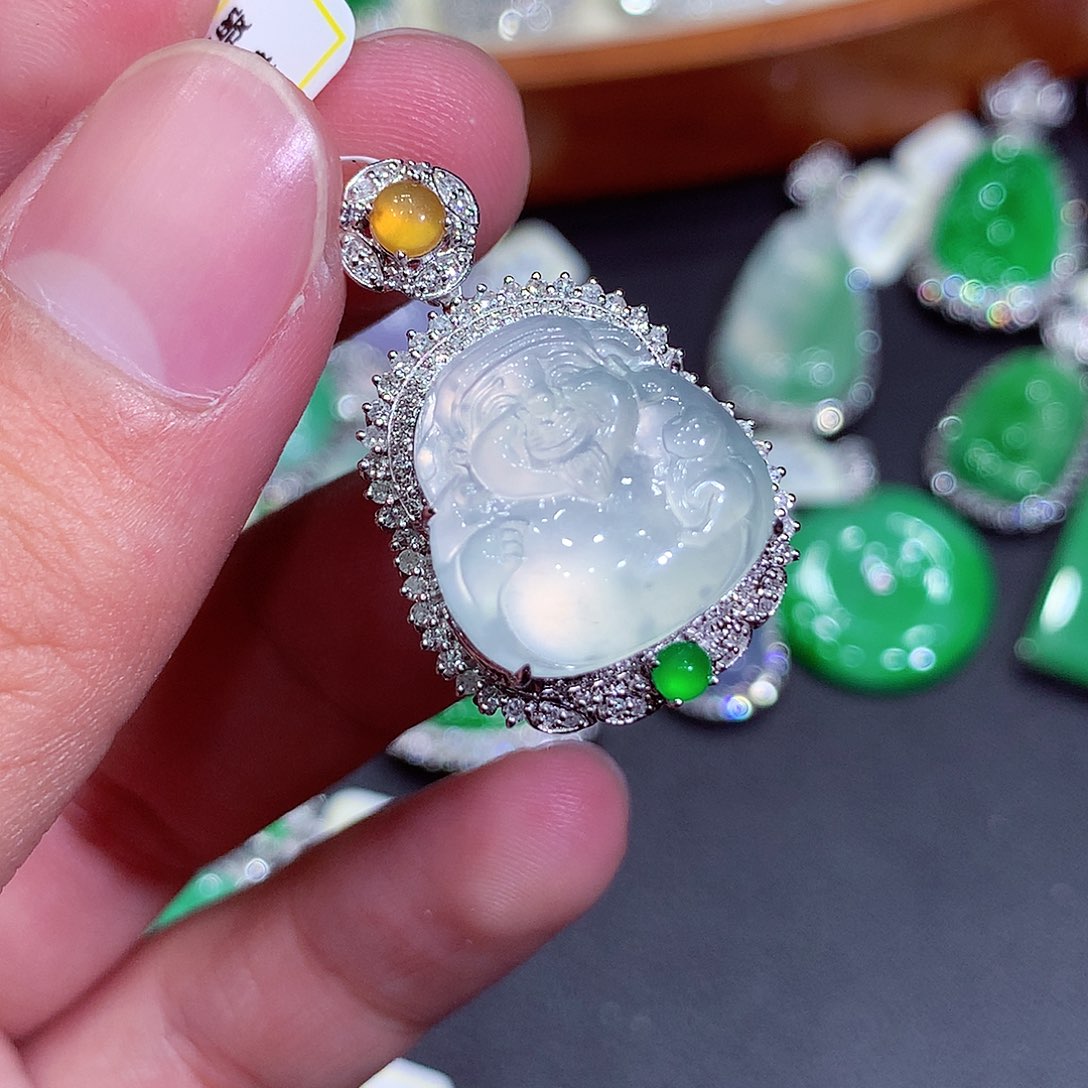 翡翠吊坠(不含链)18K金镶嵌