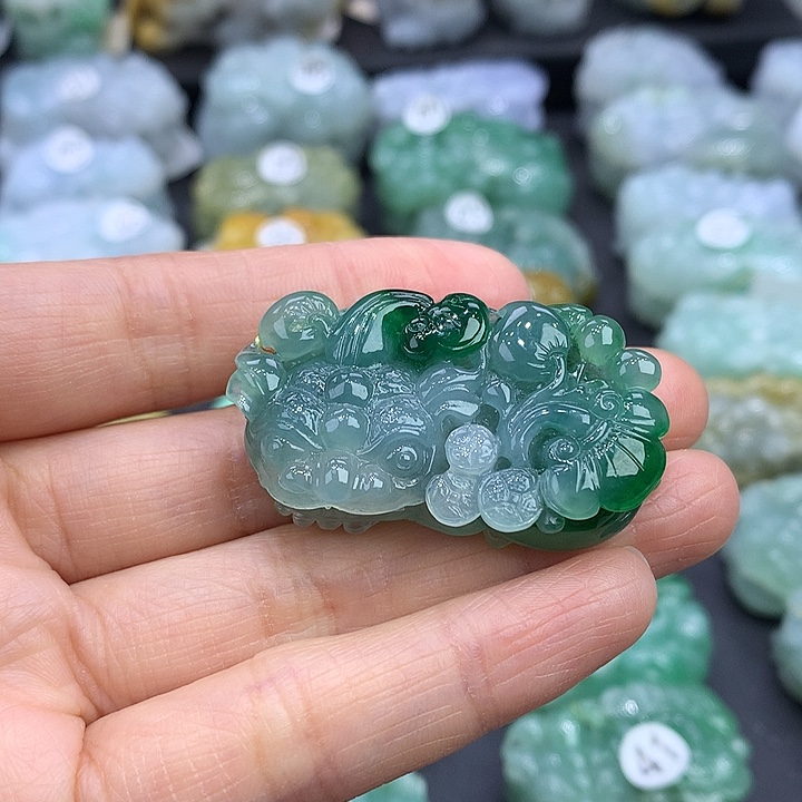 翡翠未镶嵌颈饰天然缅甸A货翡翠貔貅吊坠