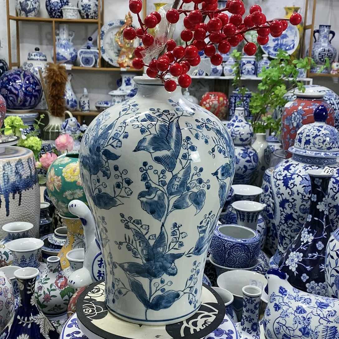 【闪购商品】摆件铃兰花花瓶瓷器器…………………………