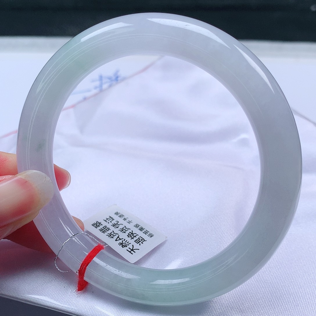 翡翠手镯未镶嵌58圈