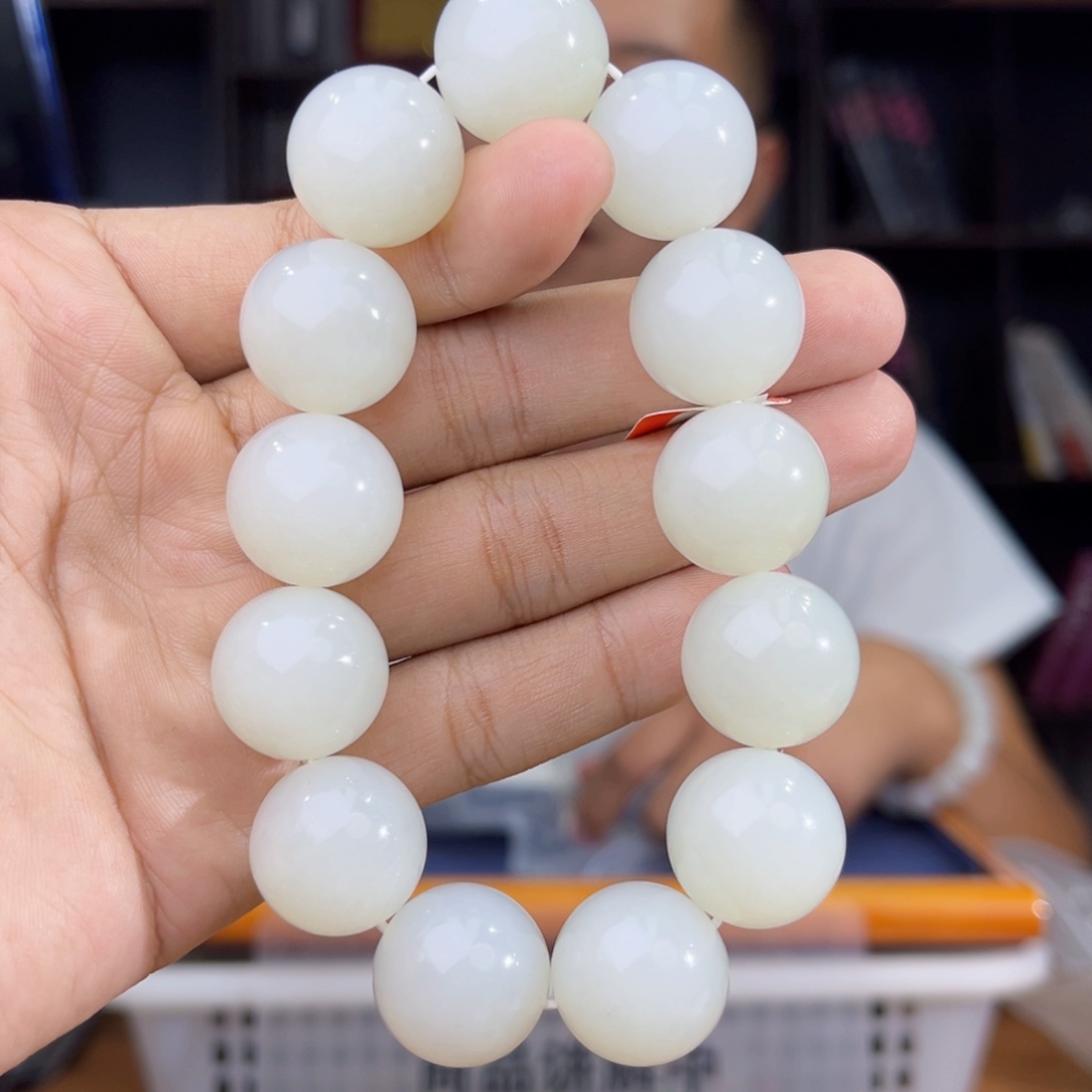 凯***战手串未镶嵌和田玉纯天然新疆黑山山流水卡18