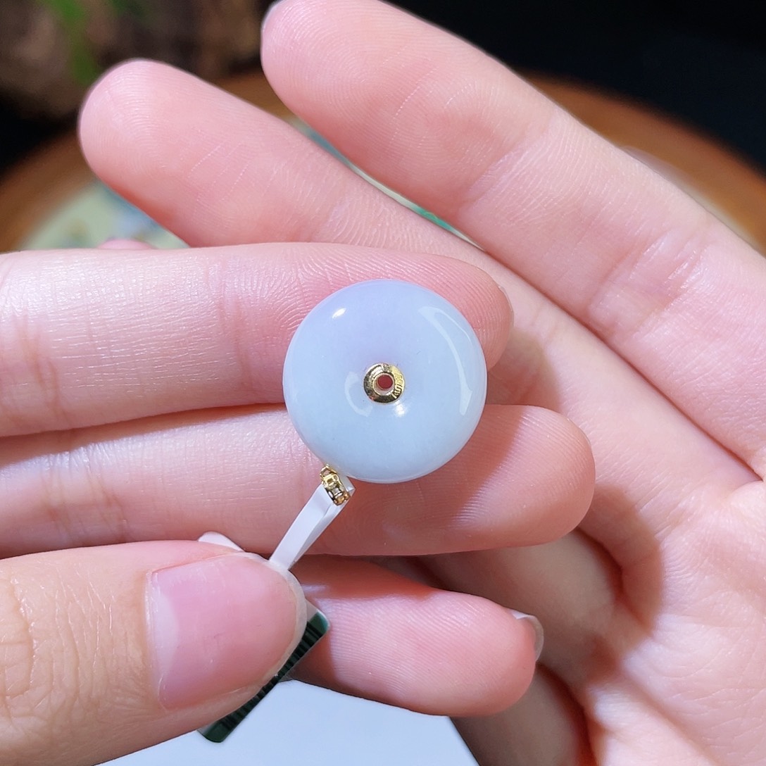 翡翠颈饰18K金镶嵌翡翠