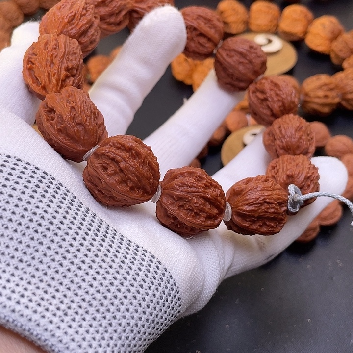 文玩核桃手串红皮粗筋蛤蟆被