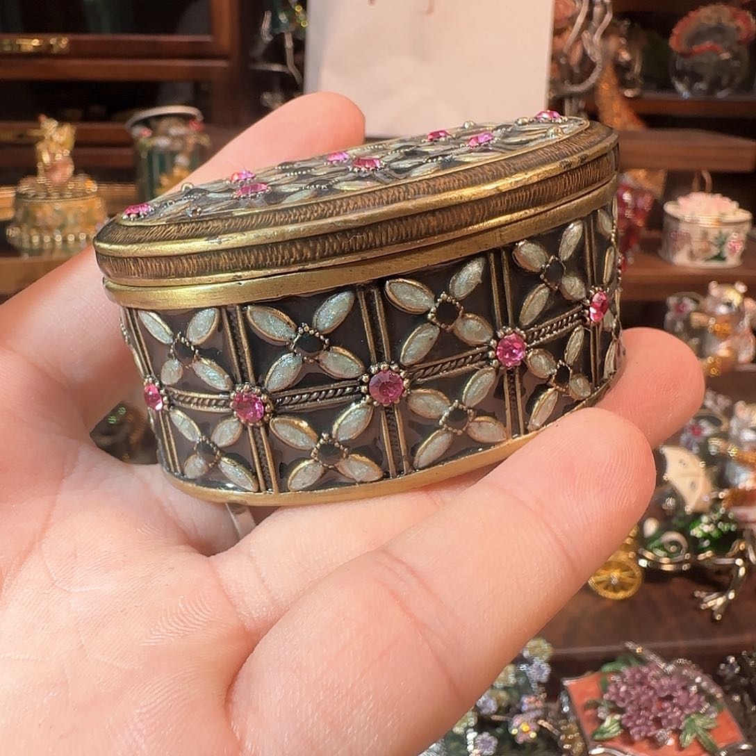 手工制品请勿吹毛求疵