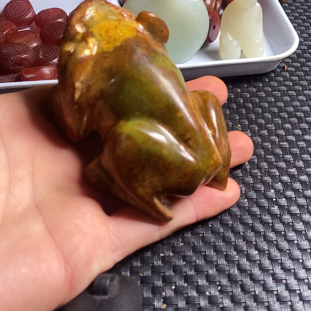 岫玉未镶嵌珠宝奇石