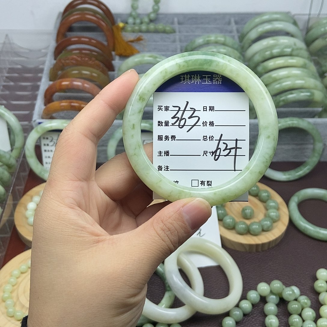 未镶嵌蛇纹石玉手链