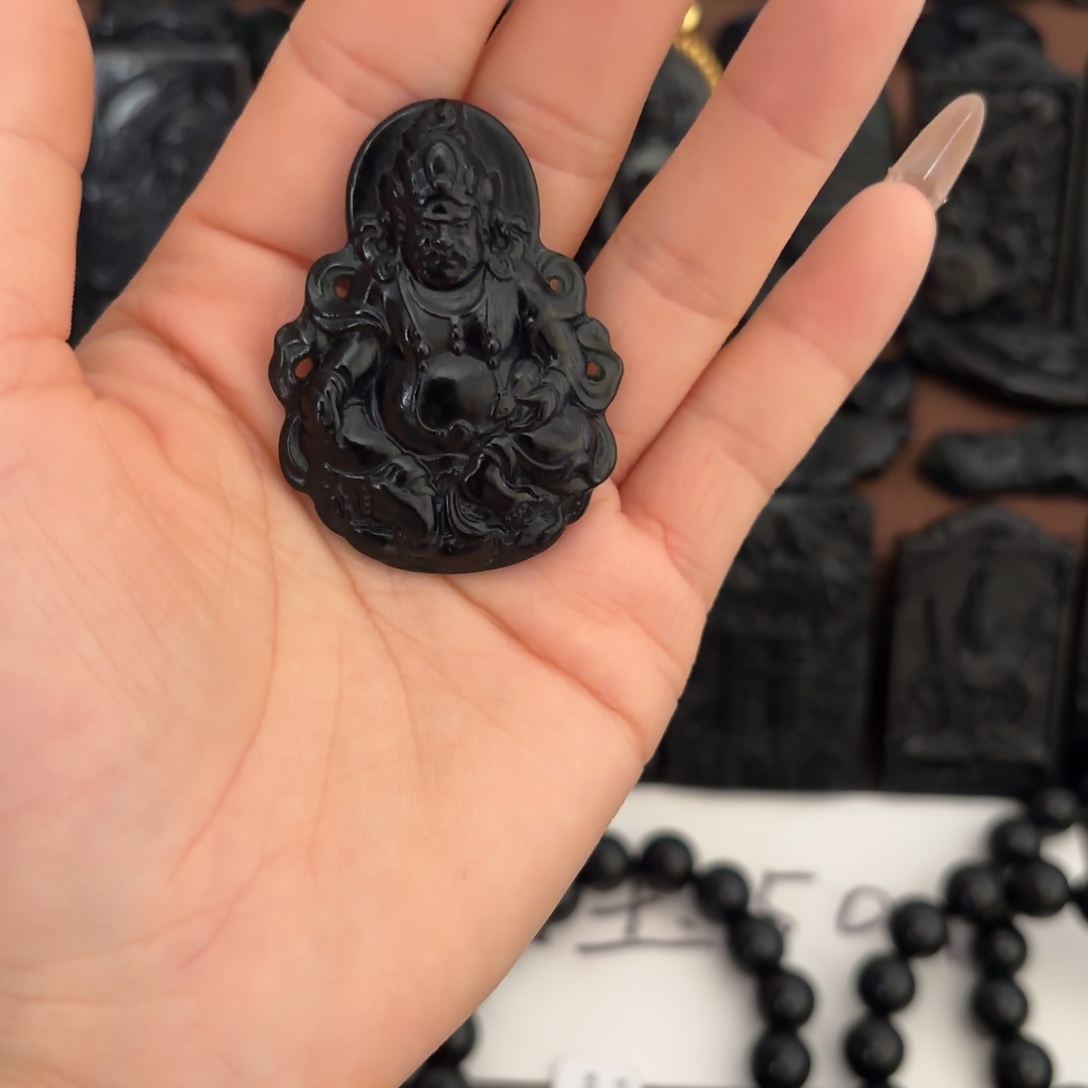 自***然未镶嵌蛇纹石玉颈饰