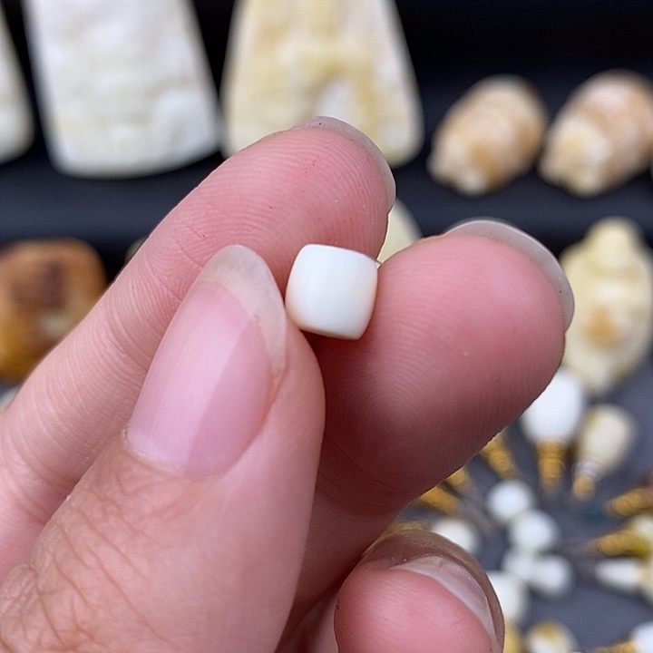 琥珀未镶嵌裸石6瓷白无纹c692