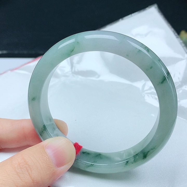 翡翠手镯未镶嵌天然翡翠手镯