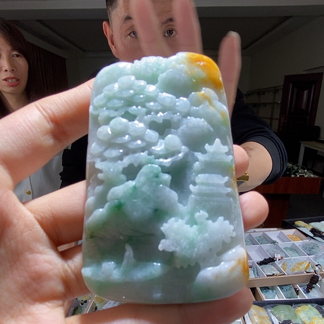 翡翠未镶嵌颈饰翡翠