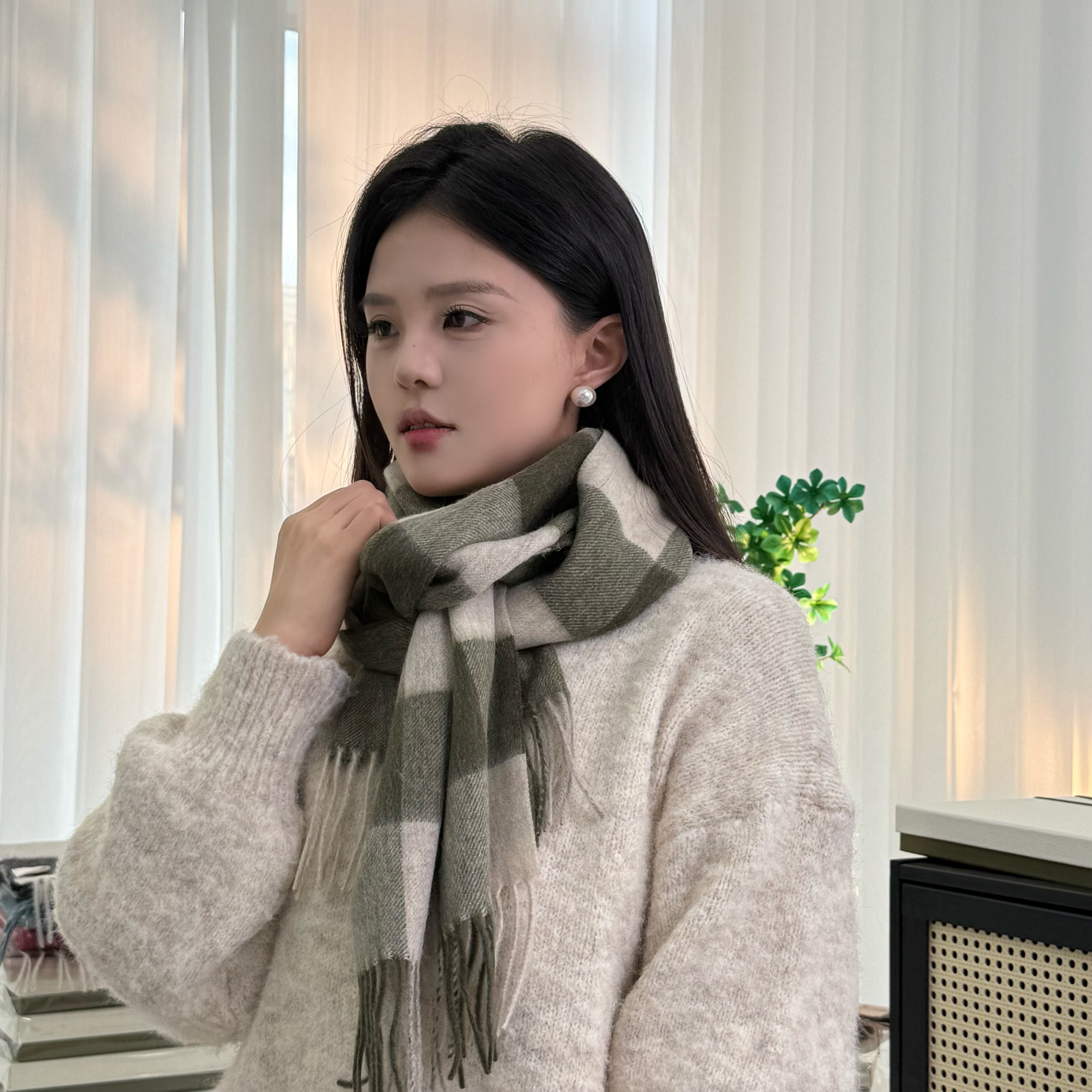 纯羊毛围巾时尚不掉色通用女格子保暖多功能围巾经典格纹拼接时尚