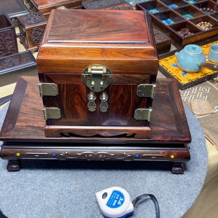 紫檀木类成套家具