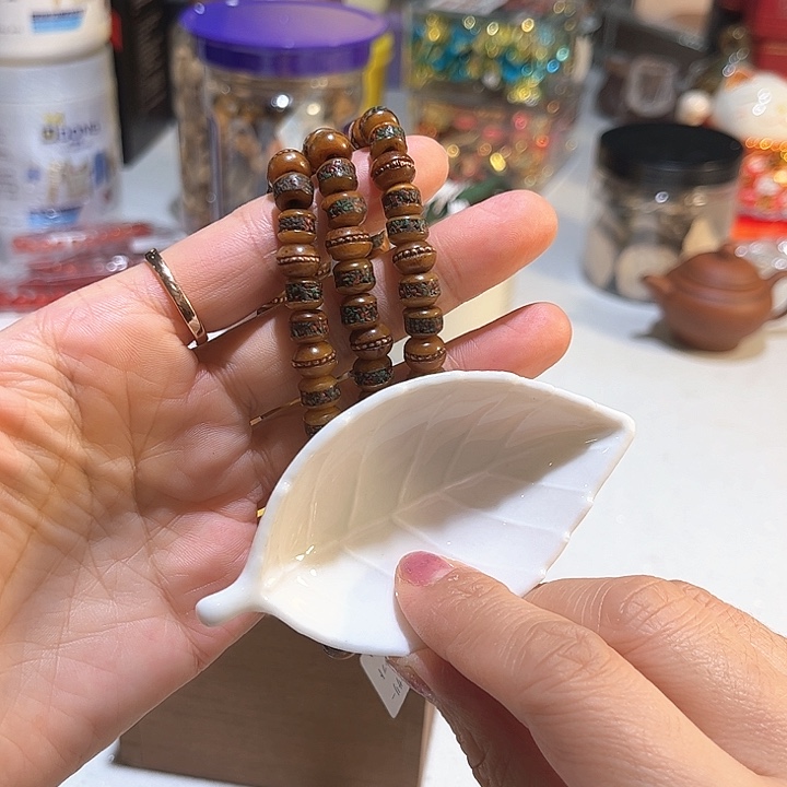 瓷片Dukffjhhvhhhhjjj