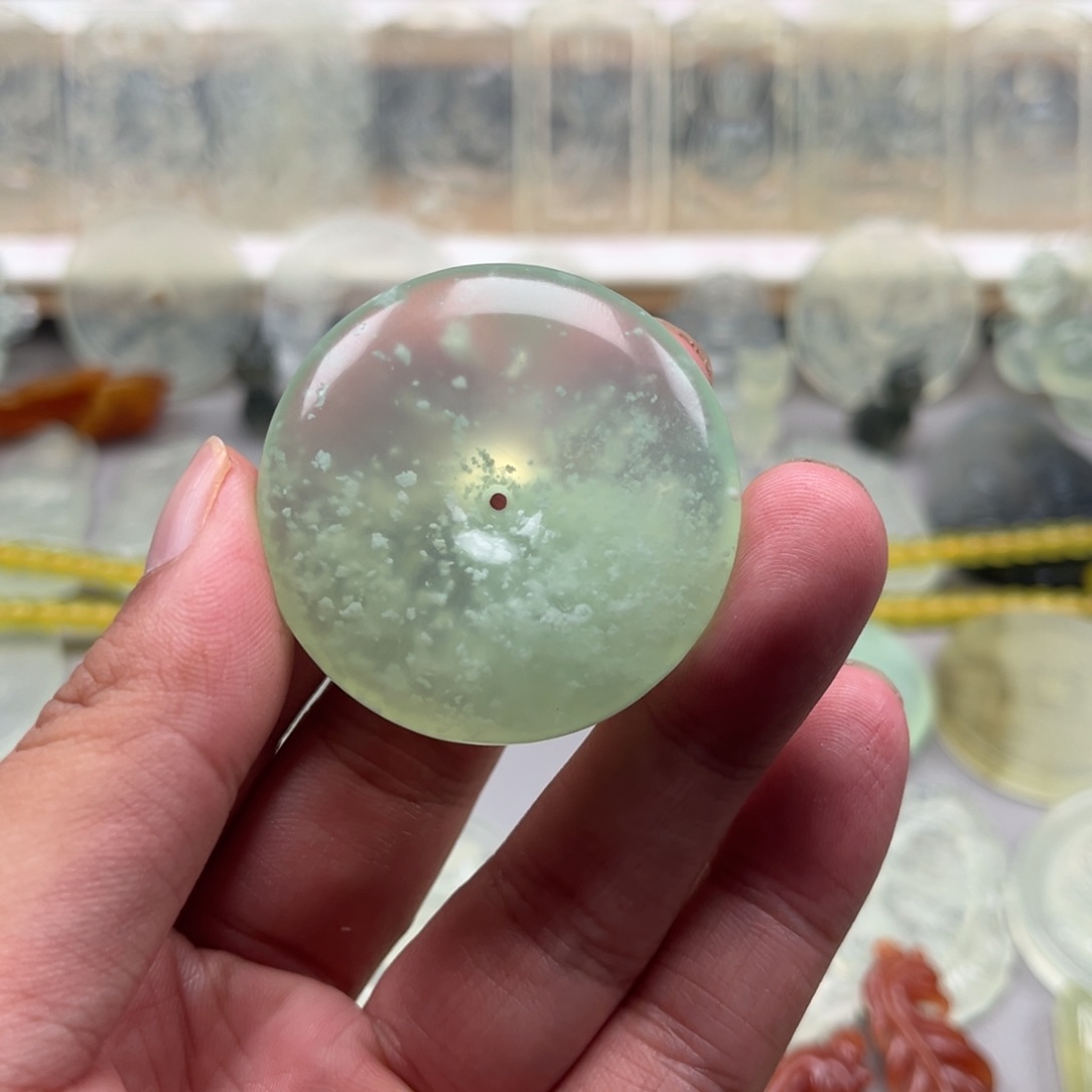 未镶嵌蛇纹石玉颈饰