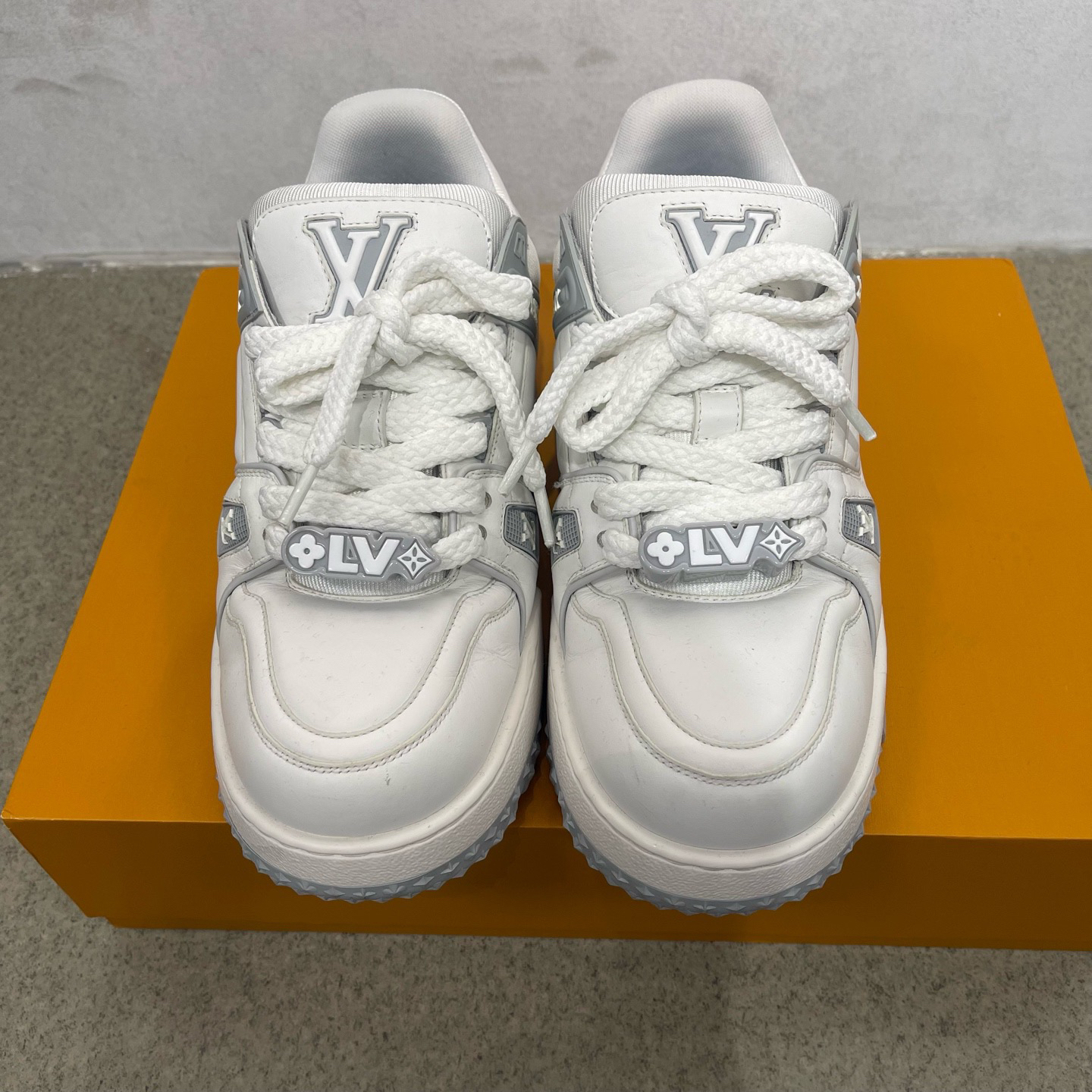 99新 LouisVuitton/路易威登 白色胖丁运动鞋/8.5码/DY216527