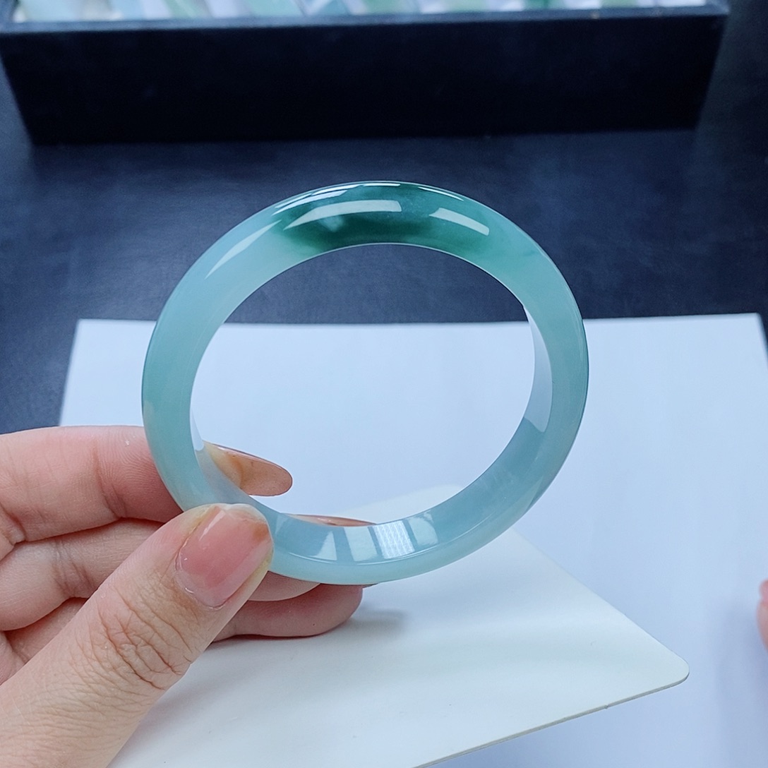 翡翠手镯未镶嵌56.圈口