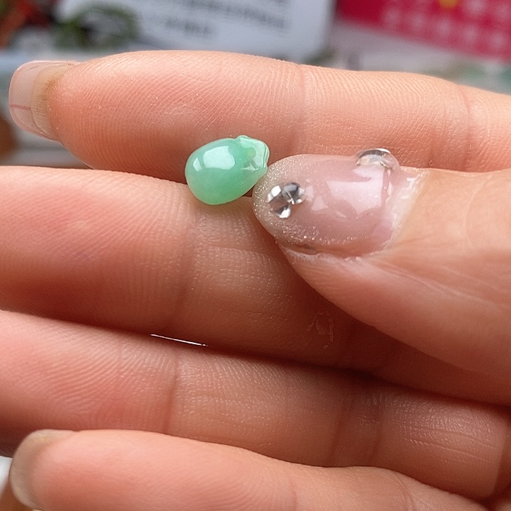 翡翠颈饰未镶嵌2333232222222