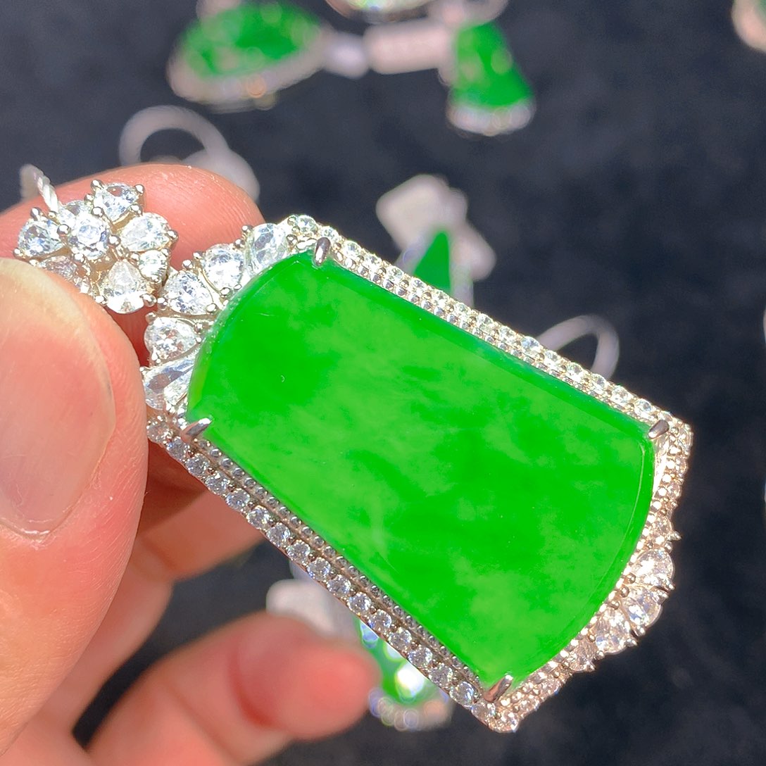 颈饰银S925镶嵌翡翠