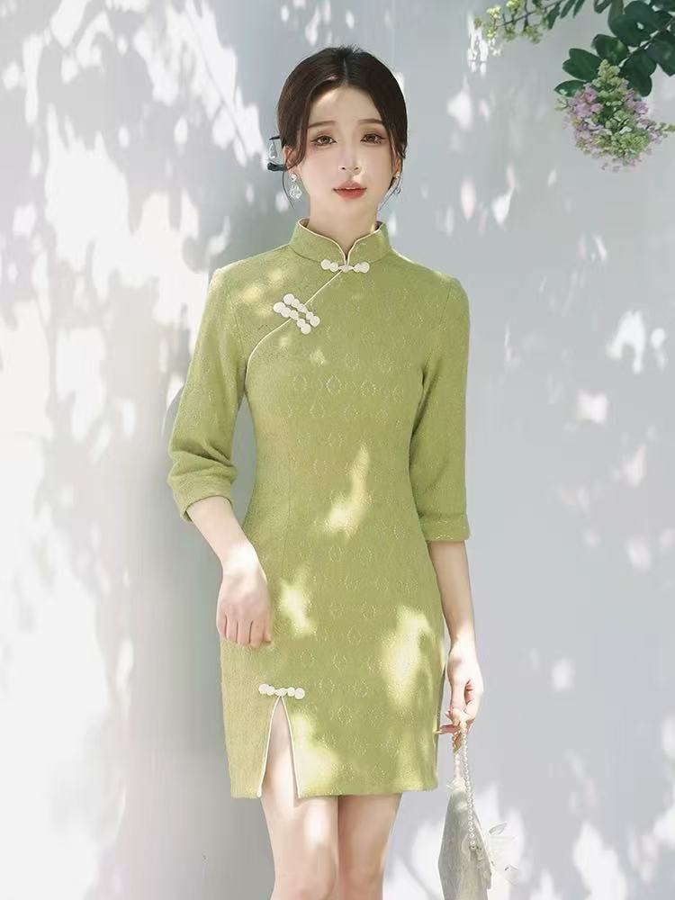 1253 【抹茶绿】 白葫芦扣 短款 前开叉 旗袍