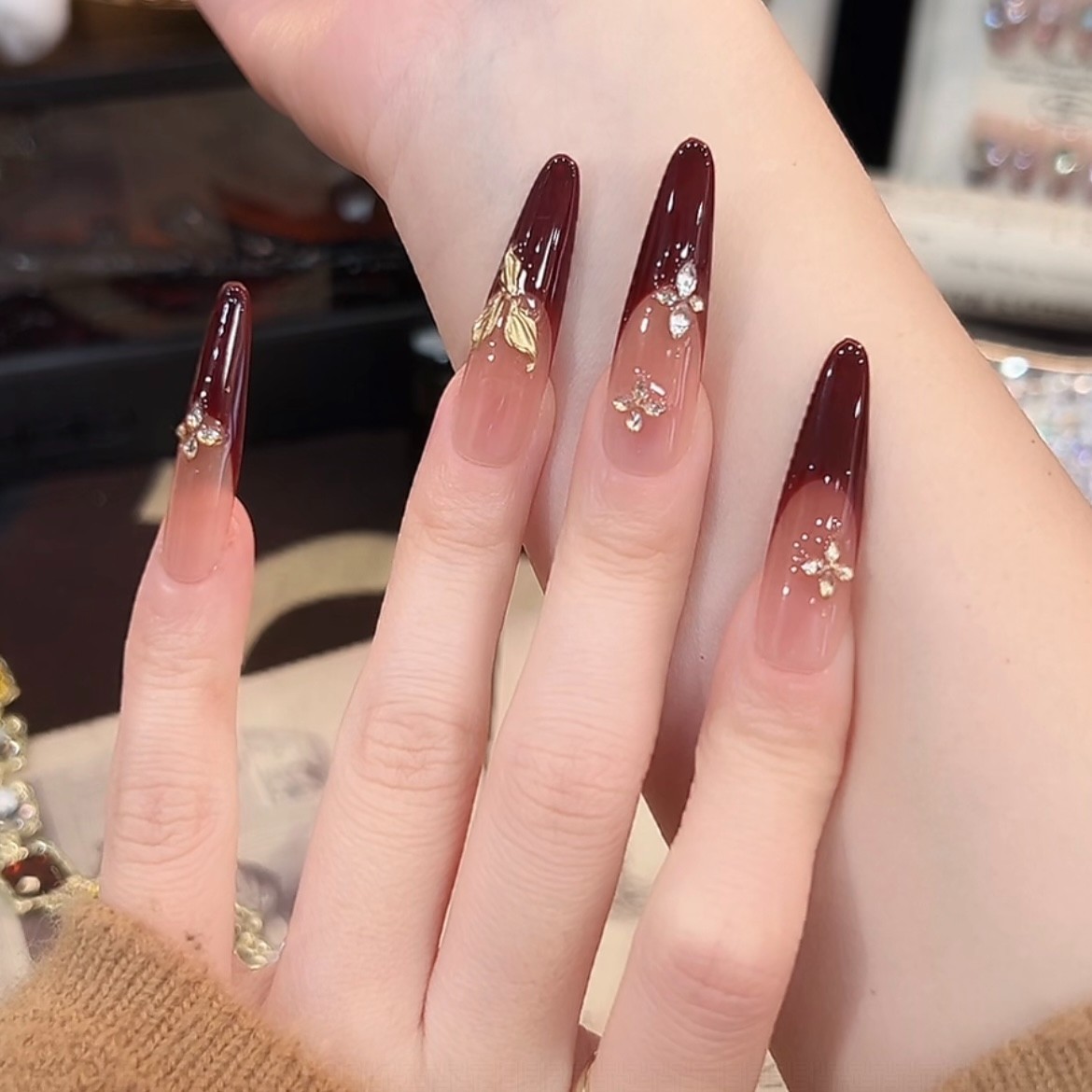 【 赤焰】抒雅手工穿戴甲纯欲气质指尖渐变淡雅高级指甲贴冰透