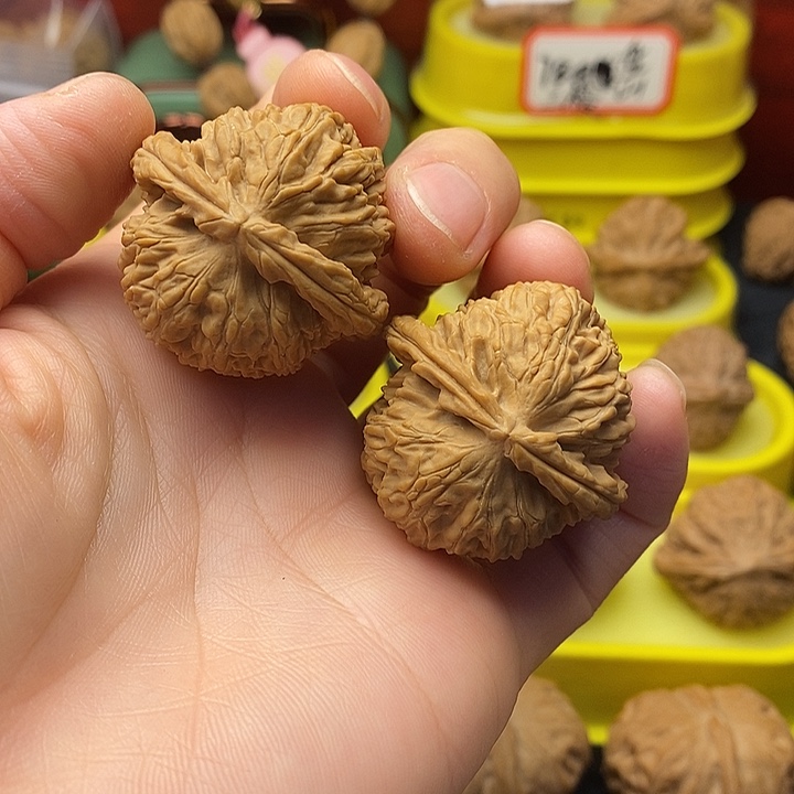 36+全品白狮子文玩核桃