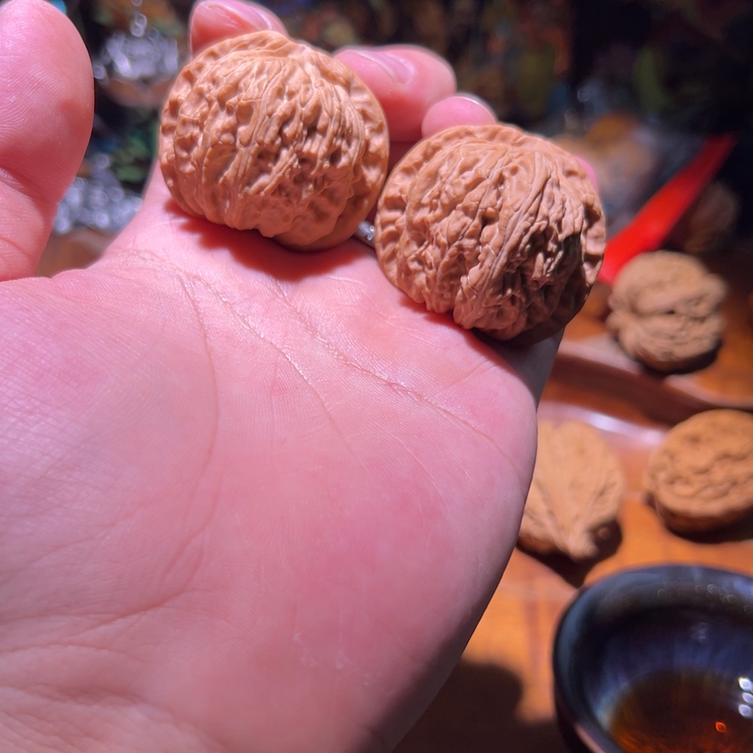 文玩核桃吊坠42全品球白一对