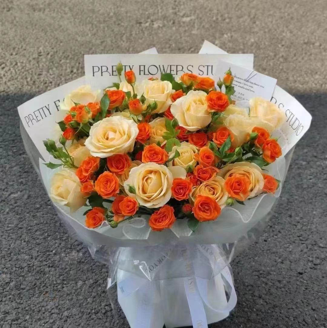 心想事成福利：香槟+多头橙芭比+向日葵+洋甘菊+相思梅+尤加利