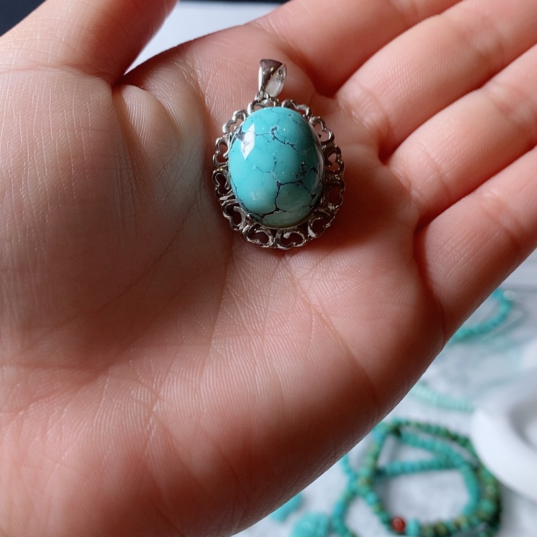 绿松石颈饰未镶嵌