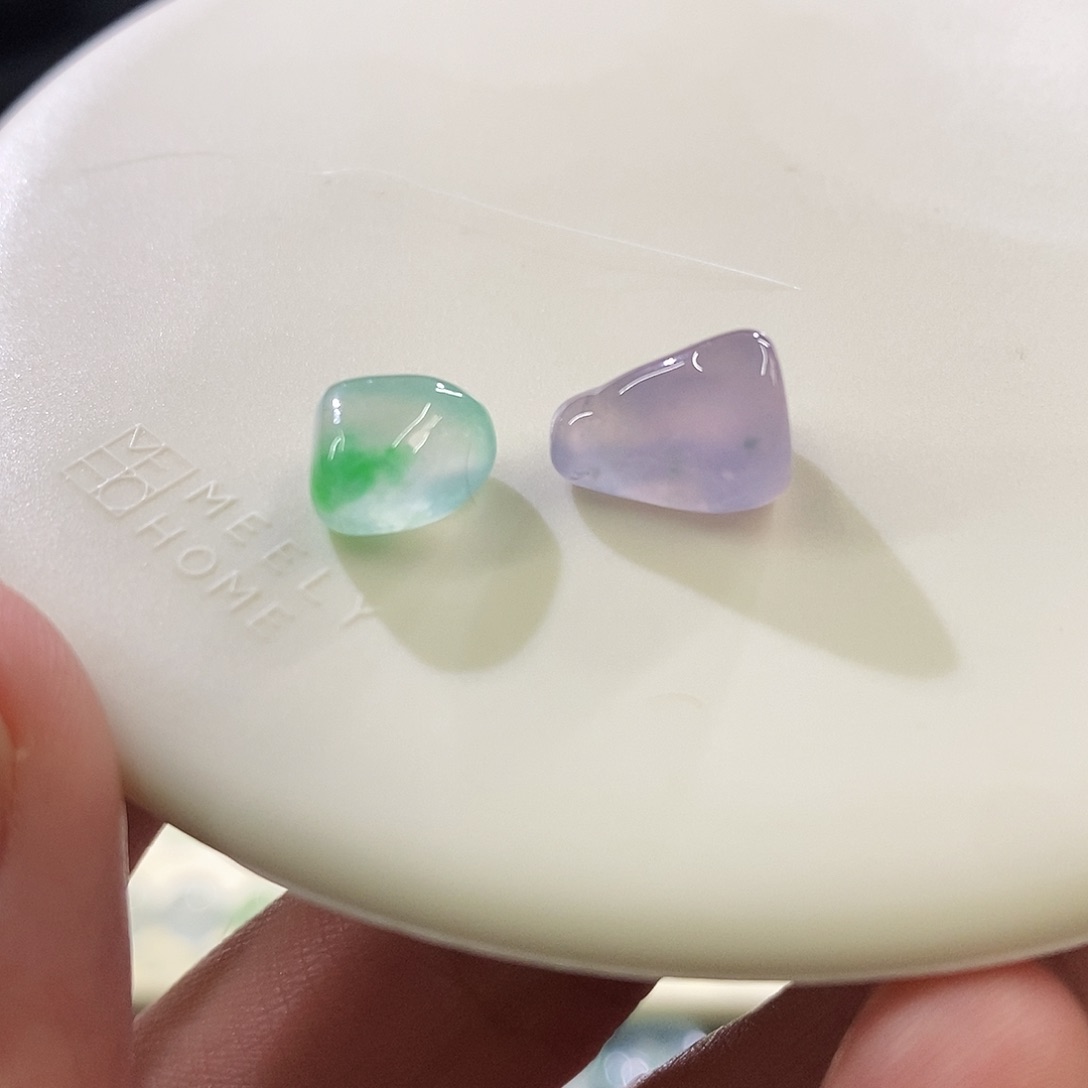 未镶嵌挂件翡翠 一对随行