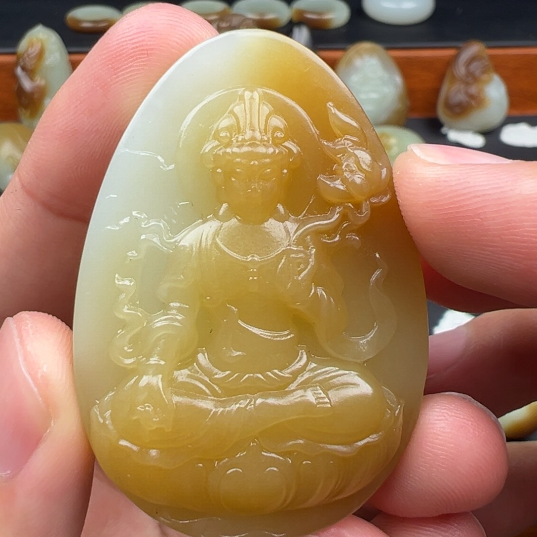和田玉（糖玉）颈饰未镶嵌事**意