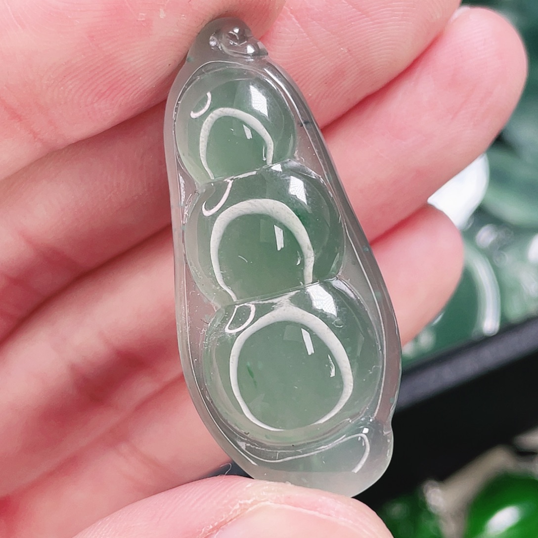 翡翠未镶嵌颈饰67