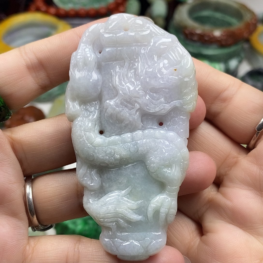 颈饰未镶嵌翡翠盘龙柱