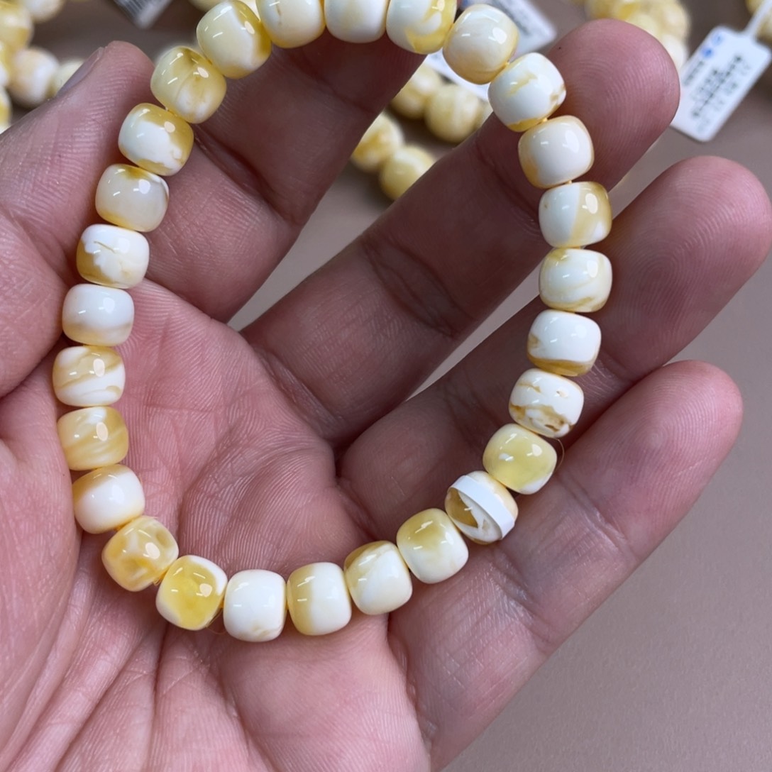 琥珀裸石未镶嵌0190000000000000