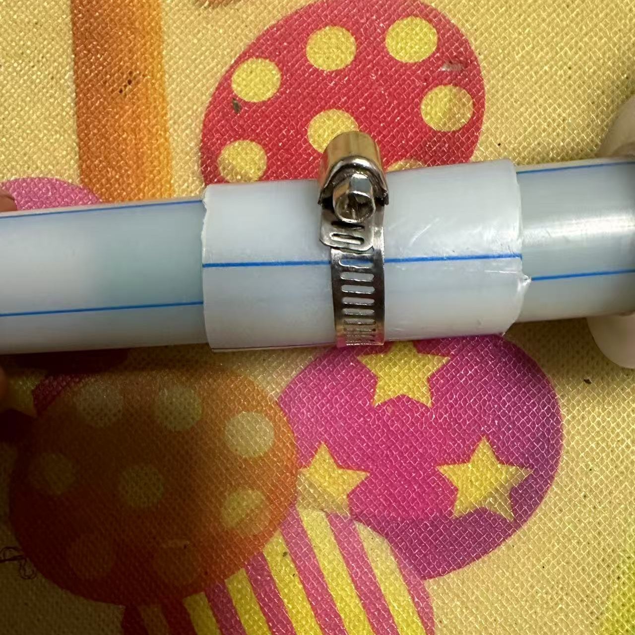 防滑卡这样就不容易掉到井里面防滑器