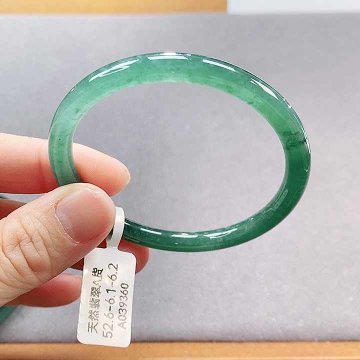 【闪购商品】翡翠手镯（圆镯）未镶嵌