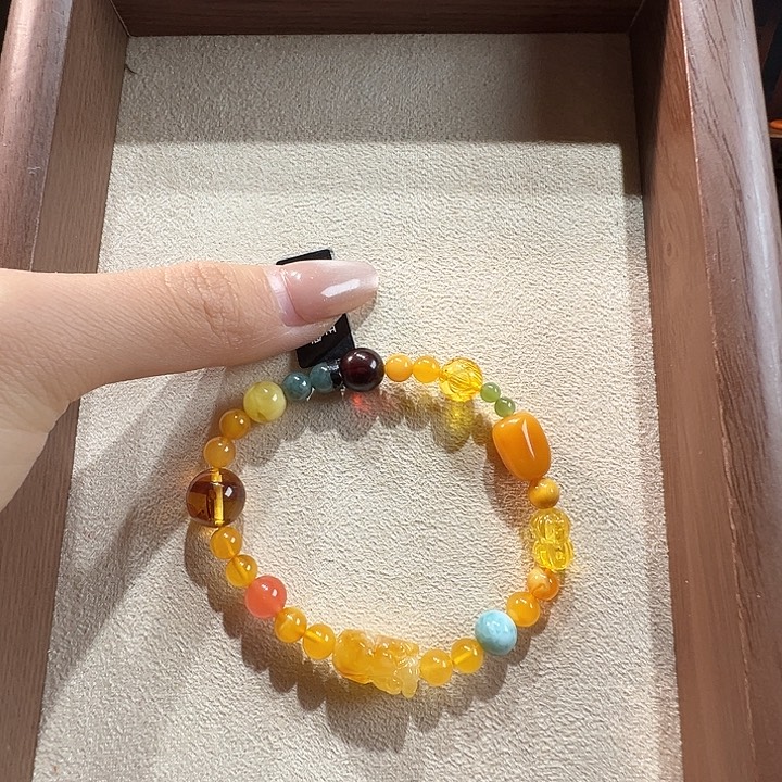 蜜蜡未镶嵌手串多样性发其一