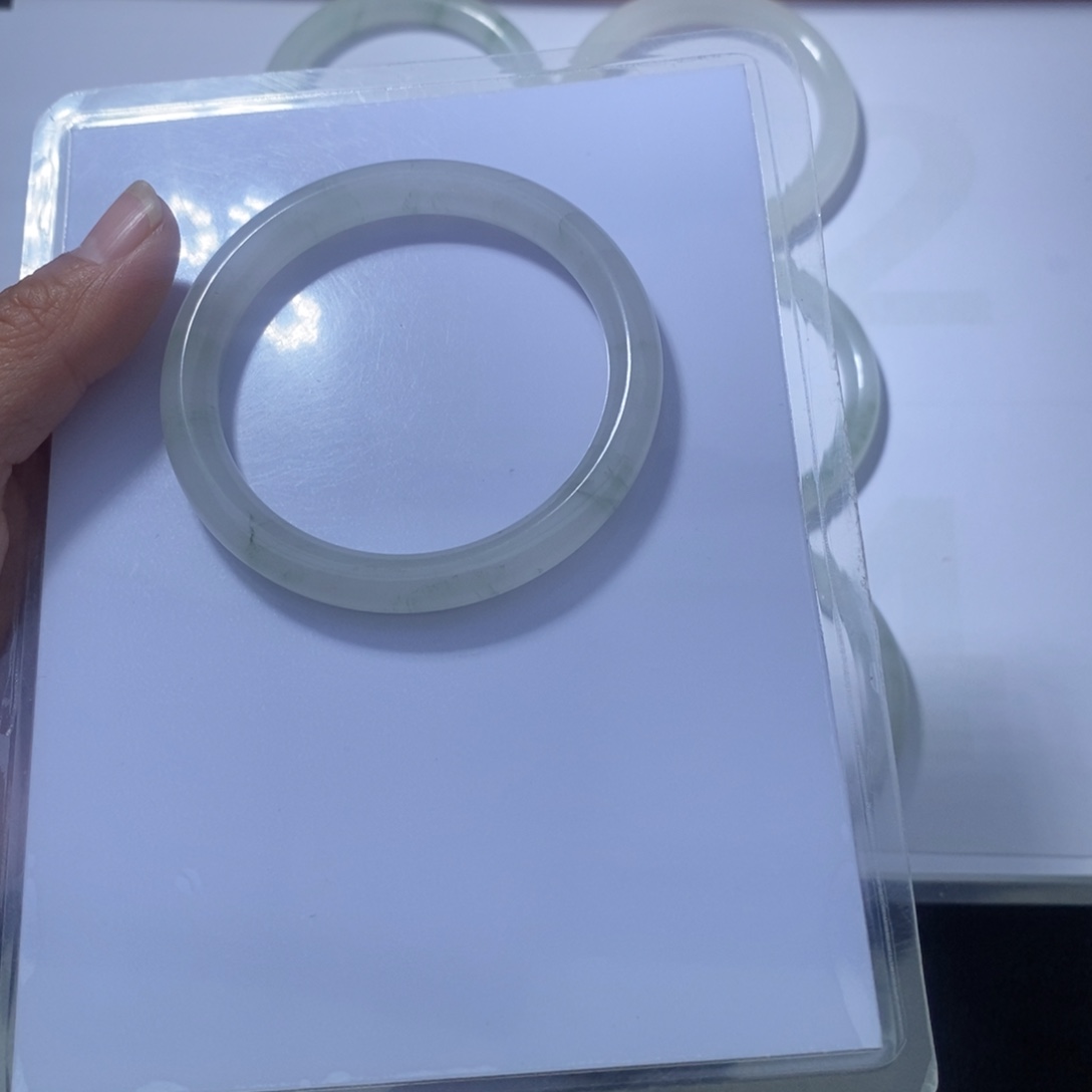 清***我石英质玉（天山翠）未镶嵌手镯