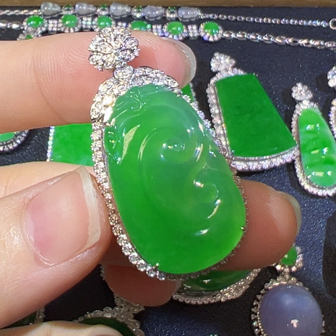 如***意翡翠18K金镶嵌吊坠(不含链)